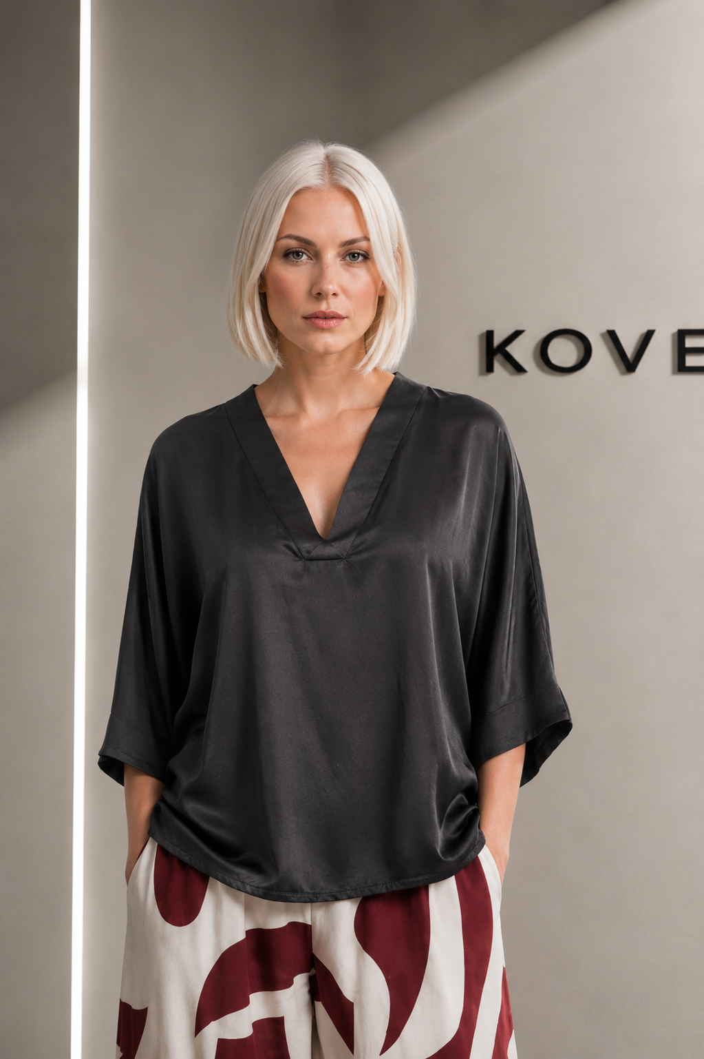 Blusa Satinada KOVEN — Negro
