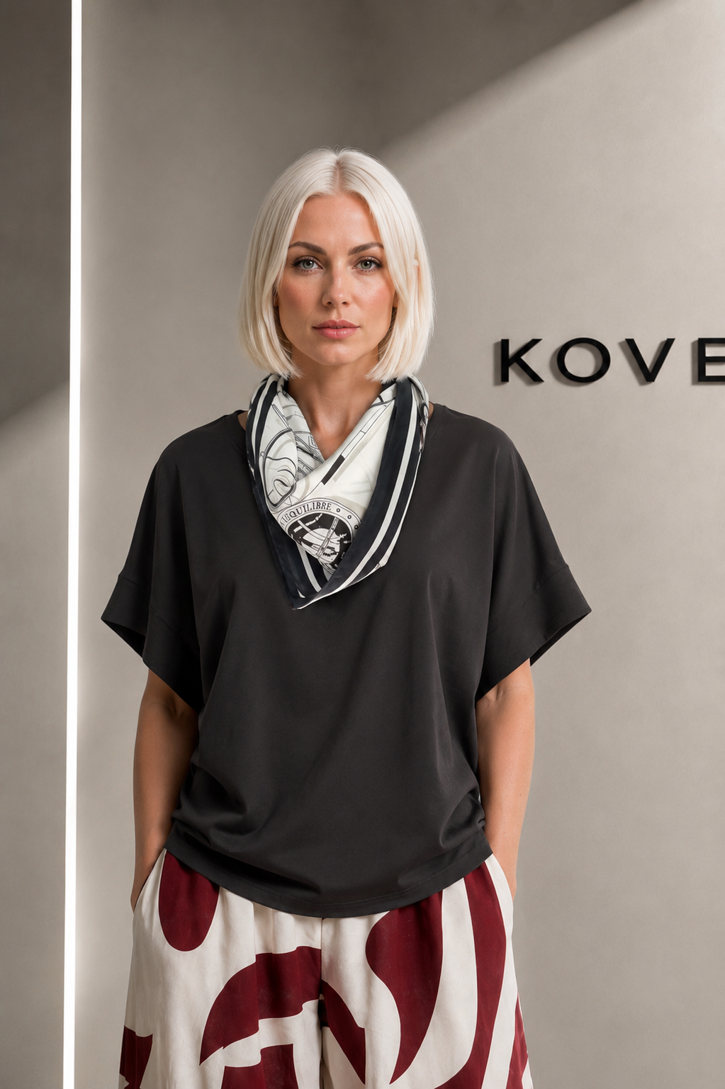 Camiseta Oversize KOVEN — Grafito